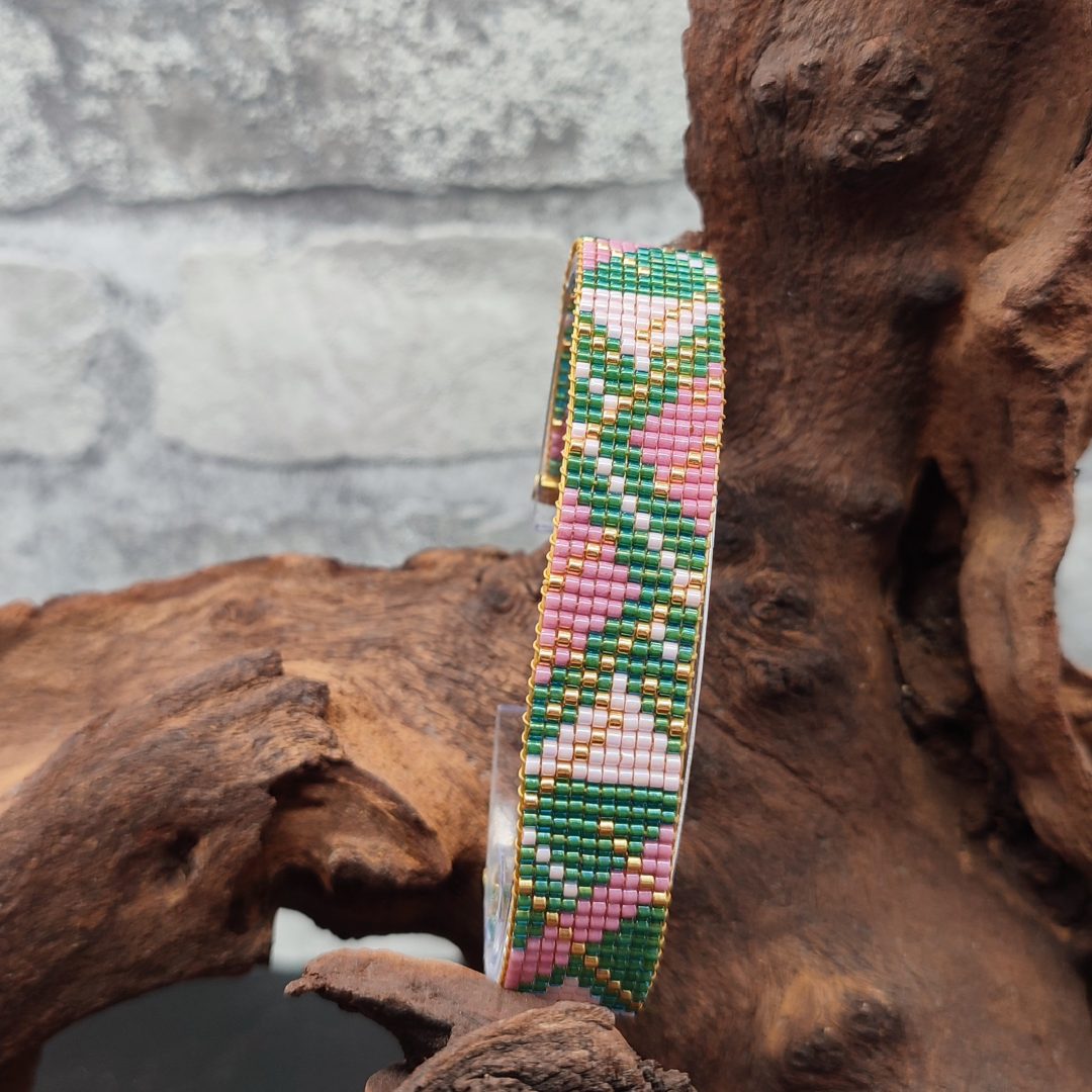 CHERIE POP Les Mondes Botaniques modele Kolmio 14 sur suport rond Motifs triangulaires Vert Rose et Or